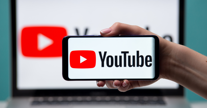 YouTube配信とMP4ファイルの用途差を示すイメージ