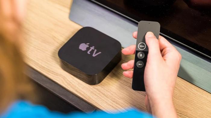Apple TV（メディアプレーヤー本体）とリモコン